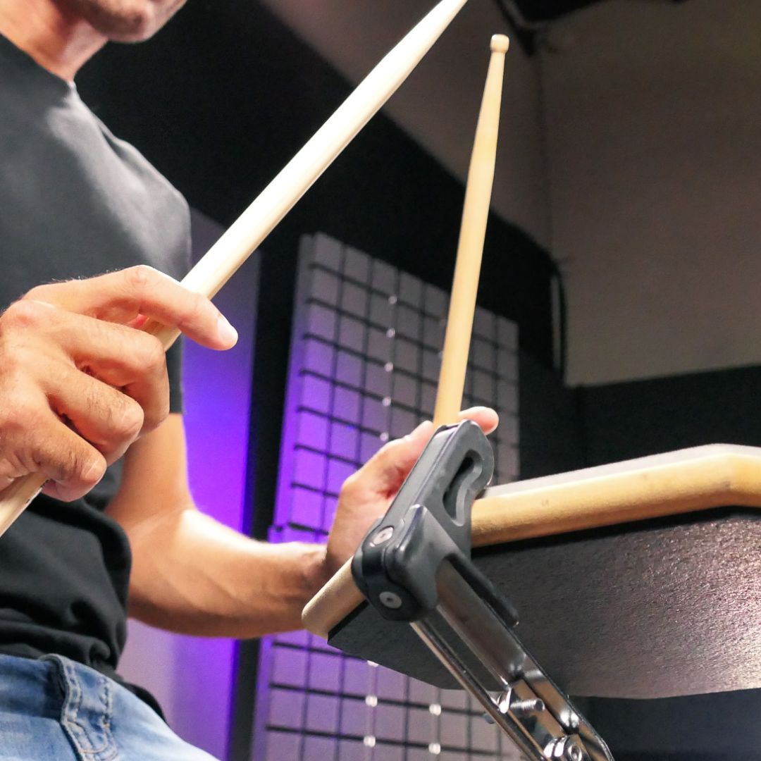 imparare i rudimenti della batteria senza batteria