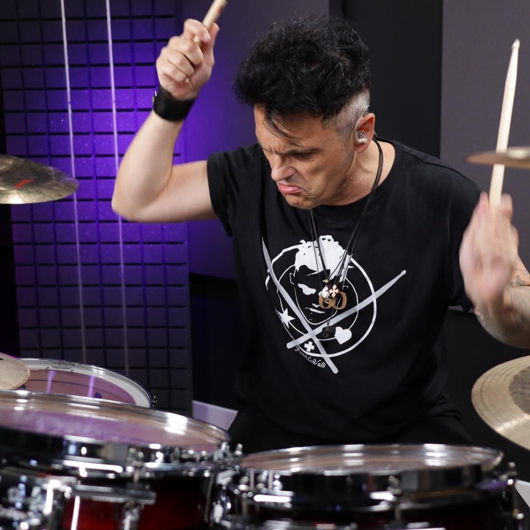 Groove con Paolo Valli batterista di Vasco Rossi