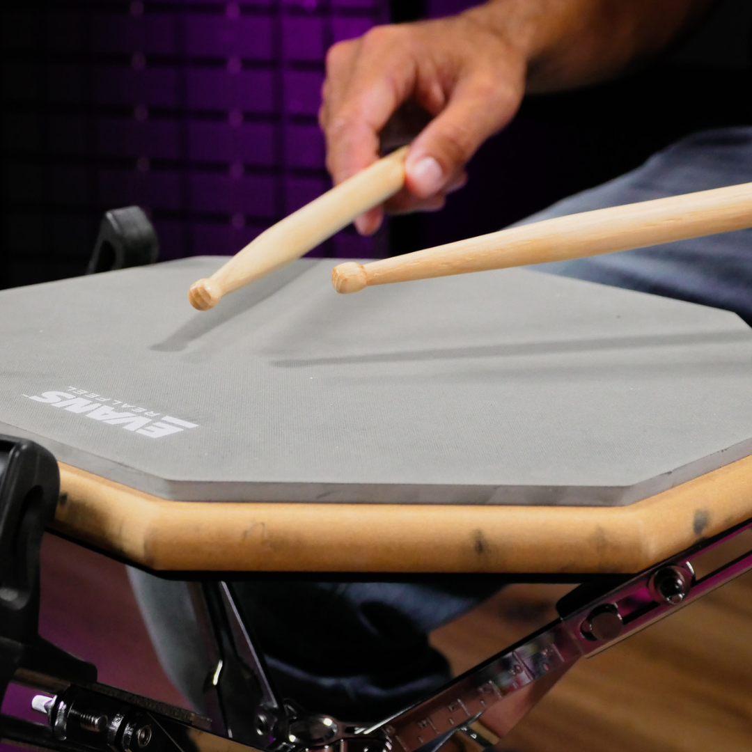 Esercizi per le mani sul practice pad